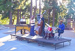 LAURELHURST SALMON BAKE 2015